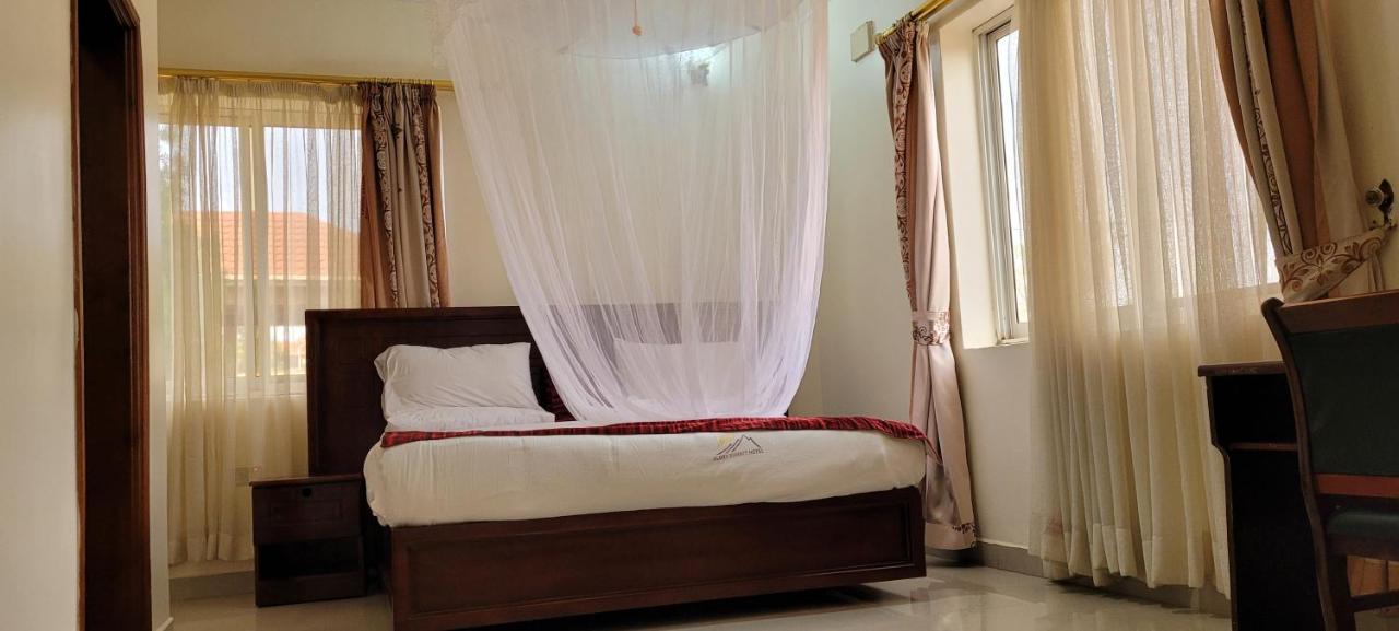 Glory Summit Hotel Hoima Luaran gambar