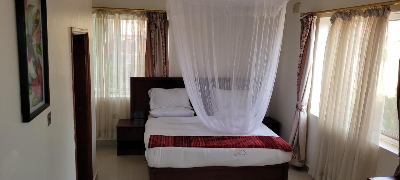 Glory Summit Hotel Hoima Luaran gambar