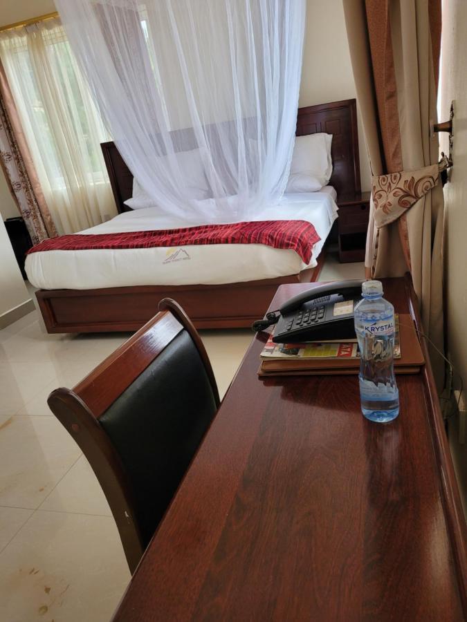 Glory Summit Hotel Hoima Luaran gambar