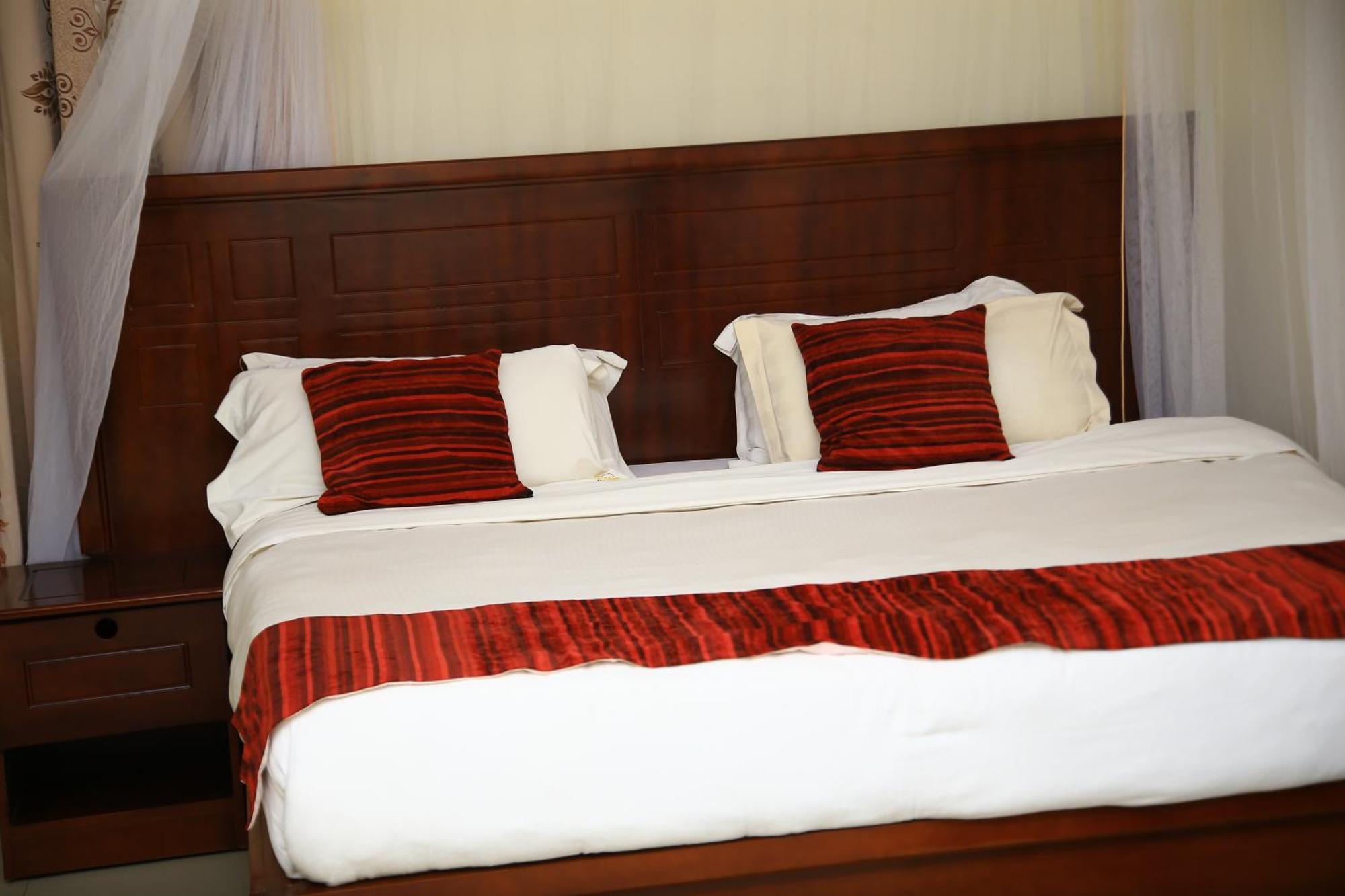 Glory Summit Hotel Hoima Luaran gambar